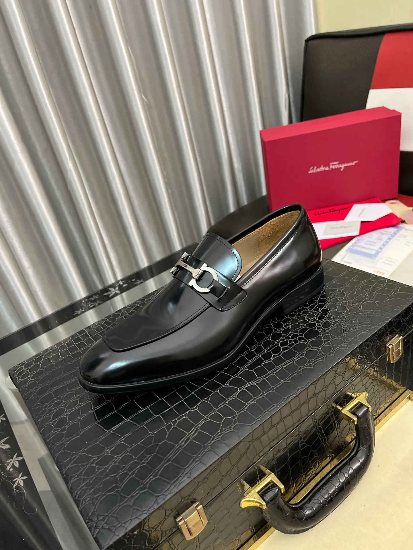 Men's shoes 💰600⌚️⌚️[Salvatore Ferragamo] Ferragamo business leather shoes, 1:1 top purchasing quality, imported selected original calfskin for the uppers, imported original soft water-dyed cowhide for the inner feet, imported original customized Italian handmade lightweight foam outsole, size: 39-44 5️⃣ options available